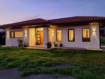 Casa en venta en El Tambo camino el Peumo, San Vicente de Tagua Tagua - 6 dormitorios, 3 baños