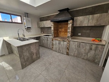 Casa en arriendo mensual en Casa en arriendo (168886), Calama - 6 dormitorios, 4 baños