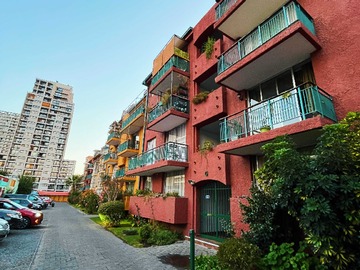 Departamento en venta en Metro Estación Plaza Egaña (línea 4 y 3) (148539), Ñuñoa - 4 dormitorios, 2 baños