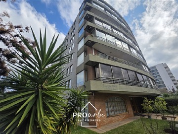 Departamento en venta en Av. Manquehue Sur /Roberto Peragallo, Las Condes - 2 dormitorios, 2 baños