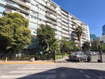 Departamento en venta en Duplex Luminoso Hogar con vista a jardín (157699), Providencia - 3 dormitorios, 2 baños