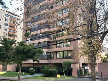 Departamento en venta en Comodo departamento 3 dormitorios 2 baños ubicado en sector residencial consolidado en la comuna de providencia, Providencia - 3 dormitorios, 2 baños