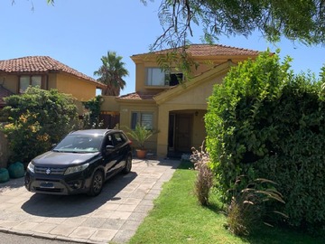 Casa en venta en Av chamisero, Colina - 4 dormitorios, 3 baños