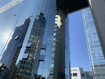 Oficina en arriendo mensual en Nueva Tajamar-Andres Bello, Las Condes - 2 dormitorios, 2 baños