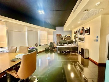Oficina en venta en Américo Vespucio Norte con ruta 5 norte, Conchalí - 7 dormitorios, 6 baños