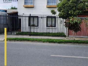 Casa en venta en Av. Las Parcelas, Maipú - 5 dormitorios, 2 baños