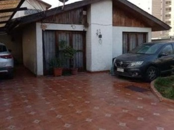 Casa en venta en Av.Goycolea con julio covarrubias, La Cisterna - 4 dormitorios, 2 baños