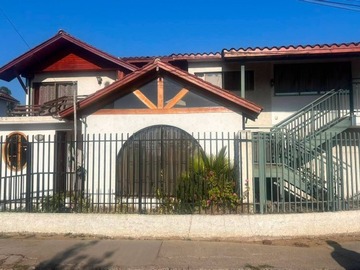 Casa en arriendo mensual en A pasos de la plaza parque inglés, Valparaíso - 8 dormitorios, 4 baños