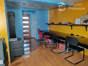 Oficina en venta en Matías Cousiño/Moneda, Santiago - 2 dormitorios, 2 baños