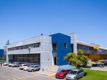 Bodega en arriendo mensual en Av. Presidente Eduardo Frei Montalva con Av. Cañaveral, Quilicura - 2 baños