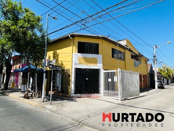 Casa en venta en Casa esquina habitacional y comercial, claudio arrau, El Bosque - 2 dormitorios