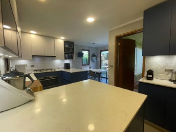 Venta / Casa / Colina