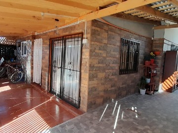 Casa en venta en Carlos Condell, Talagante - 4 dormitorios, 2 baños