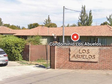 Casa en arriendo mensual en Casa Amplia y Moderna en Sector Tranquilo (167160), Calera de Tango - 4 dormitorios, 5 baños