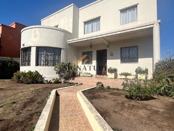 Casa en venta en Entre calles tucapel y buen pastor coquimbo, Coquimbo - 6 dormitorios, 2 baños