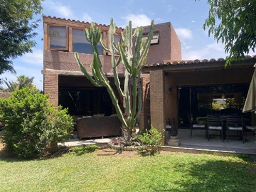 Casa en venta en Arica, Valle de Azapa, Arica - 6 dormitorios, 5 baños
