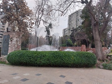 Oficina en arriendo mensual en Apoquindo/ Alcántara, Las Condes - 1 dormitorio, 1 baño
