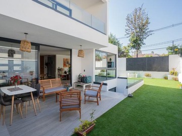 Casa en venta en Manquehue Sur - Dra Eloisa Díaz, Las Condes - 4 dormitorios, 3 baños