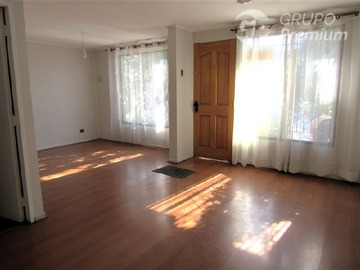 Casa en venta en Casa familiar con 169 m² de terreno y estacionamiento cerrado en Estación Central, Estación Central - 3 dormitorios, 1 baño