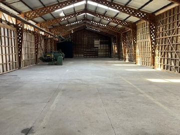 Local Comercial en arriendo mensual en Gran Bodega con Oficinas en Arriendo (181542), Padre Las Casas - 1 baño