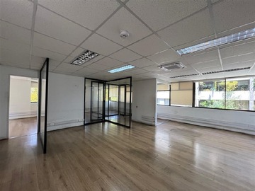 Oficina en arriendo mensual en Napoleon, Las Condes - 6 dormitorios, 3 baños