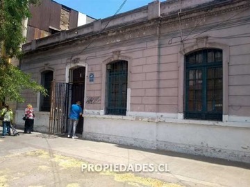 Oficina en venta en Ventura Lavalle - Santa Rosa - Avenida Matta, Santiago - 8 dormitorios, 4 baños