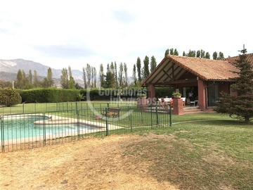 Casa en venta en Camino el chalaco/ principal, Pirque - 5 dormitorios, 4 baños