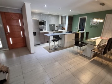 Casa en venta en ., Puente Alto - 4 dormitorios, 2 baños