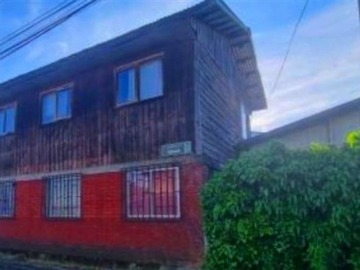 Casa en venta en casa de esquina, ubicada en Av. Luis Durand, Temuco - 12 dormitorios