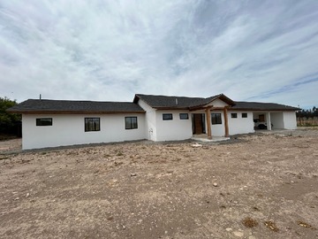Casa en venta en Camino Los Perros, Talagante - 4 dormitorios, 3 baños