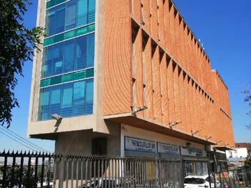 Oficina en venta en Avenida Raúl Labbé 13723, Lo Barnechea - 2 dormitorios, 1 baño