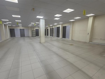 Local Comercial en arriendo mensual en Maipu pleno centro, Concepción - 2 baños