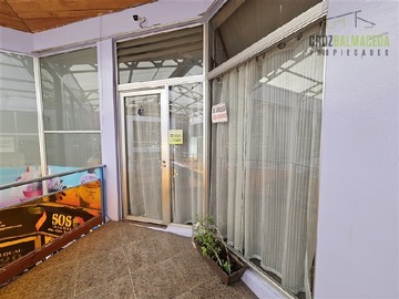 Local Comercial en arriendo mensual en Edificio Caracol en pleno centro de Puerto Montt, Puerto Montt - 1 baño