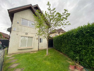 Casa en venta en Amplia casa en sector consolidado (140328), Talca - 4 dormitorios, 3 baños