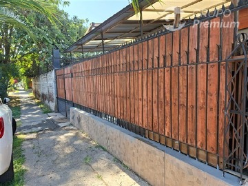 Casa en venta en Puntiagudo 5700, Conchalí - 5 dormitorios, 2 baños