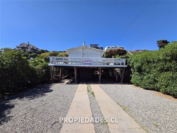 Casa en venta en Maitencillo / av. Del mar / primera línea, Puchuncaví - 4 dormitorios, 2 baños
