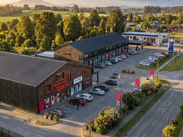 Local Comercial en arriendo mensual en Centro comercial en Nva Braunau Puerto Varas (69742), Puerto Varas - 1 baño