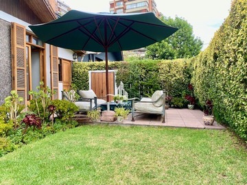 Casa en venta en Las hualtatas/vitacura, Vitacura - 4 dormitorios, 2 baños