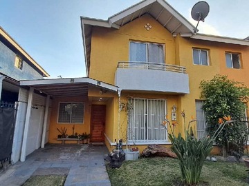 Casa en venta en Casa Amplia con tres estacionamientos (178580), Puente Alto - 3 dormitorios, 3 baños