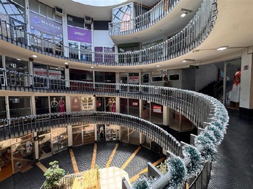 Local Comercial en venta en centro comercial lo castillo, Vitacura - 1 baño