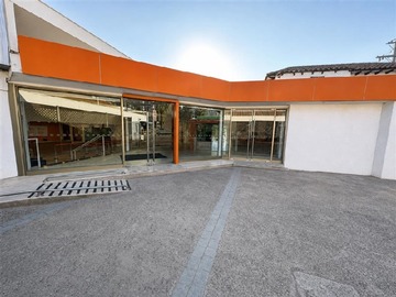 Local Comercial en arriendo mensual en Las Condes / San Francisco de Asis, Las Condes - 3 baños