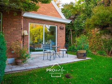 Casa en venta en Av. Pie Andino con La Dehesa, Lo Barnechea - 6 dormitorios, 5 baños