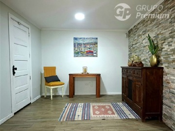 Casa en venta en Lo Espinoza, entre Los Suspiros y Los Sauces, Quinta Normal - 8 dormitorios, 3 baños