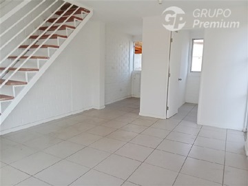 Casa en arriendo mensual en Adolfo mendez martinez con av bernardo o´higgins, Buin - 3 dormitorios, 1 baño