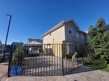 Casa en venta en Hermosa casa barrio holanda, Puente Alto - 4 dormitorios, 2 baños