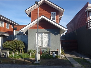Casa en arriendo mensual en Dos Ote 398, Coronel - 3 dormitorios, 2 baños