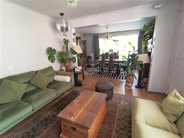 Casa en venta en Isabel La Católica / Sebastian Elcano, Las Condes - 4 dormitorios, 2 baños