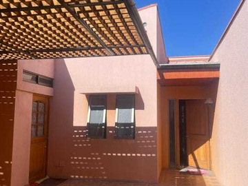 Casa en venta en Casa Amplia con Patio y Gran Luminosidad (178101), Calama - 3 dormitorios, 3 baños