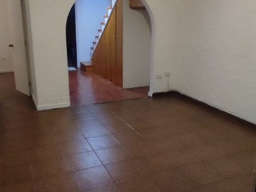 Casa en arriendo mensual en Arriendo Propiedad en Psje el Arrayán Larapinta Lampa - 4 dormitorios, 2 baños