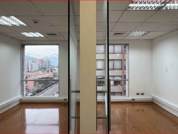 Oficina en arriendo mensual en Arriendo Oficina Metro Manquehue 103 M2 UF 49 las Condes - 4 baños